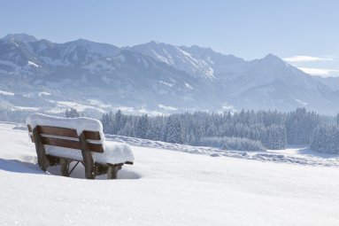 Verschneite Gipfel der Allgäuer Berglandschaft Verschneite Gipfel der Allgäuer Berglandschaft
