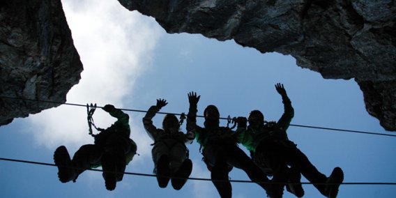 Der 2-Länder-Klettersteig an der Kanzelwand ist eine kleine oder auch große Herausforderung für Sportfans