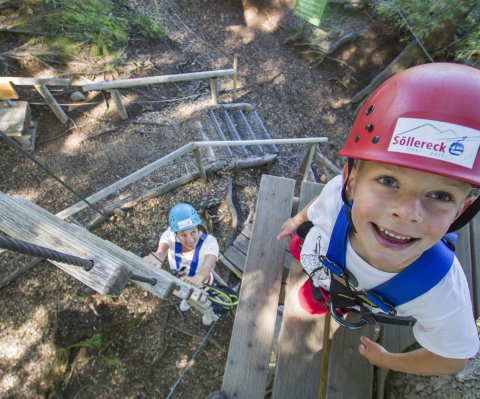 Im Kletterwald am Söllereck bei Oberstdorf im Allgäu erwartet die ganze Familie ein richtiges Abenteuer in luftiger Höhe!