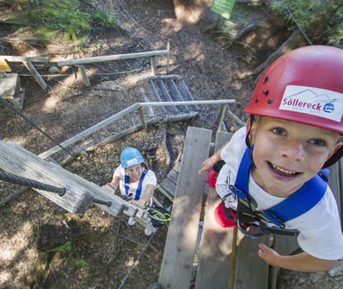 Im Kletterwald am Söllereck bei Oberstdorf im Allgäu erwartet die ganze Familie ein richtiges Abenteuer in luftiger Höhe!