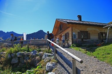 Genussvolle Bergmomente auf der Alpe Obere Bierenwang zwischen Fellhorn und Kanzelwand