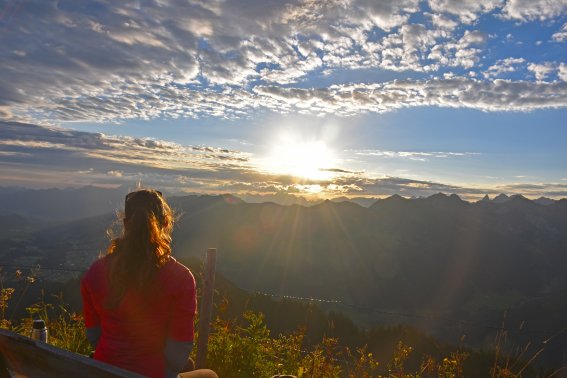 Es gibt nichts Schöneres als den Tag mit einem Sonnenaufgang auf den Allgäuer Alpen zu starten. Von hier hat man einen einzigartigen Blich über Oberstdorf und das Kleinwalsertal.