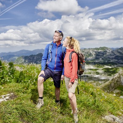 Mit den gratis Bergbahnkarten von Mai bis Oktober erleben Sie in den Oberstdorf Resort Betrieben einen unvergesslichen Wanderurlaub in den Allgäuer Bergen.