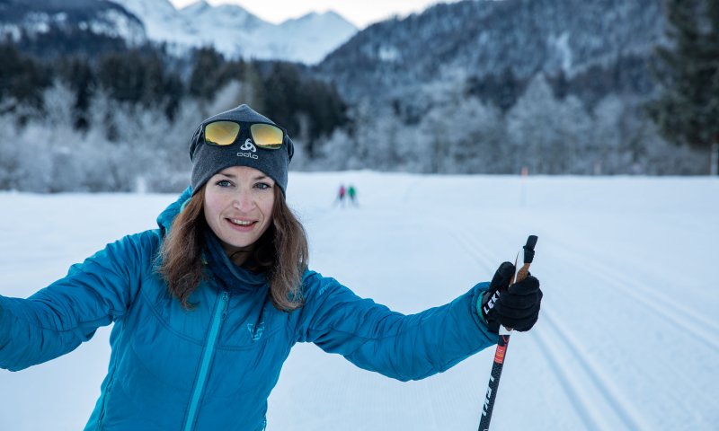 Winterurlaub im Allgäu bietet vielseitige Abwechslung. Zahlreiche Langlauf Loipen und verschneite Berge sorgen für den perfekten Urlaub in den Bergen.