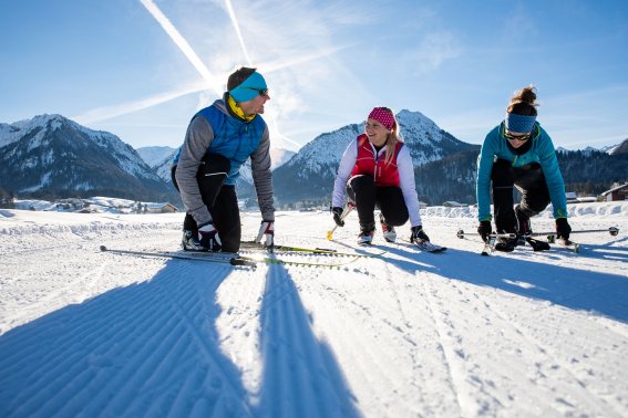 Kein anderer Ort eignet sich so wunderbar zum Langlaufen wie das Allgäu. Traumhafte Landschaften und einzigartige Bergwelten machen aus einem normalen Urlaub den perfekten Winterurlaub.
