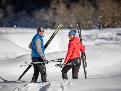 Glitzernde Langlaufstrecken und traumhafte Winterlandschaften erwarten die Besucher beim Winterurlaub im wunderschönem Allgäu.