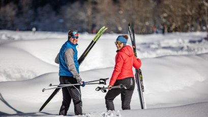 Glitzernde Langlaufstrecken und traumhafte Winterlandschaften erwarten die Besucher beim Winterurlaub im wunderschönem Allgäu.
