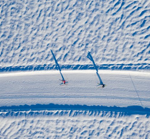 Auf kilometerlangen, bestens präparierten Langlauf Loipen lässt sich das märchenhafte Allgäu im Winter bestens bewundern.