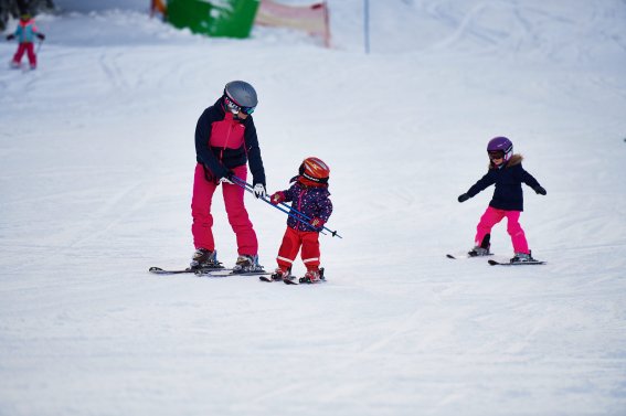 Skifahren lernen in den besten Skischulen der Umgebung