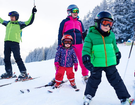 Skiausflug mit der ganzen Familie