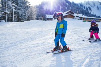 Winterurlaub mit Kindern Winterurlaub mit Kindern in Deutschland und Österreich bietet viel Abwechslung und Spaß für die ganze Familie.