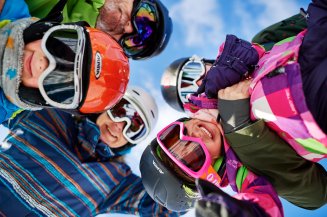 Familienurlaub in den Bergen - ein Spaß für die ganze Familie Winterurlaub mit Kindern in Deutschland und Österreich bietet viel Abwechslung und Spaß für die ganze Familie.