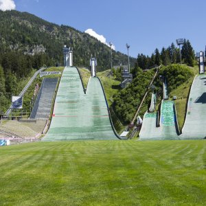 Die Skisprungschanze Oberstdorf im Sommer