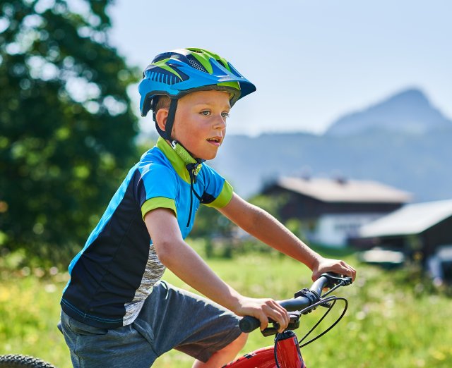 Bereit für die nächste spannende Biketour mit der Familie rund um Oberstdorf im Allgäu