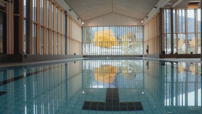 Sportbecken mit Wasser Sportbecken mit Wasser, Erstbefüllung