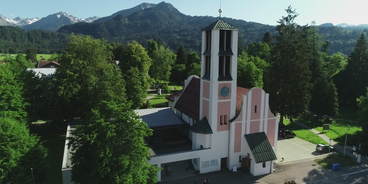 Evang.-Luth. Christuskirche Oberstdorf ©csf-Medien