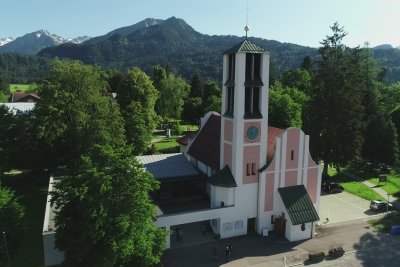 Evang.-Luth. Christuskirche Oberstdorf ©csf-Medien