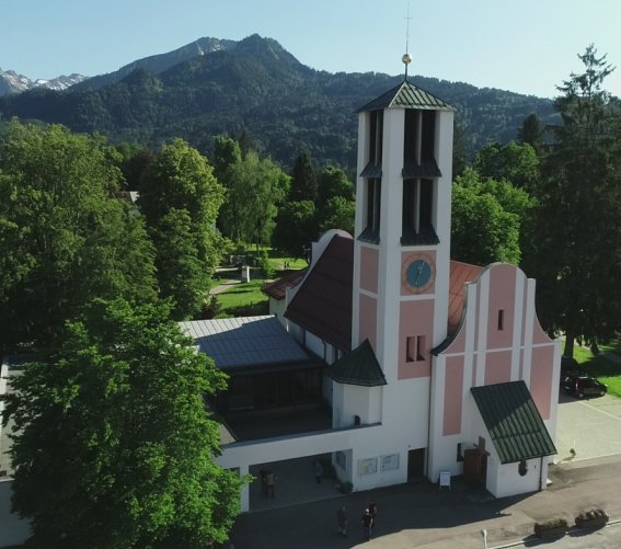 Evang.-Luth. Christuskirche Oberstdorf ©csf-Medien