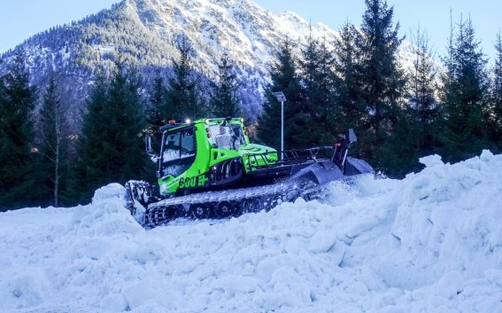 Ausfahren der Schneedepot-Loipe