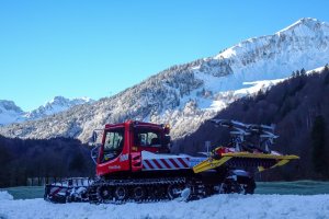 Pistenbully am Schneedepot