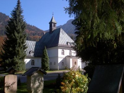 Aussegnungshalle auf dem Waldfriedhof