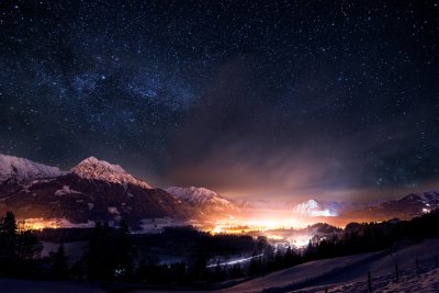 Oberstdorf mit Sternenhimmel - Bild: Jonathan Besler