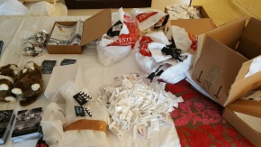Erste Materiallieferung ist eingetroffen - insgesamt 250kg Werbematerial haben wir nach Cancun mitgenommen.