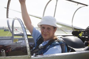 Hobby-Fliegerin Frau Oberst Landsteiner mindjazzpictures Foto Andreas-Steffan-1215x810