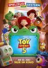 Die beliebten Spielzeuge Buzz Lightyear (Tim Allen), Woody (Tom Hanks) und Jessie (Joan Cusack) kehren auf die große Leinwand zurück und stehen vor einer neuen, unerwarteten Herausforderung. Die Geschichte dreht sich um die zunehmende Abhängigkeit von Kindern von elektronischen Geräten und die damit verbundene Vernachlässigung traditionellen Spielzeugs. Als die Spielzeuge erkennen, dass ihre Bedeutung und ihr Einfluss auf die Kinder schwindet, beschließen sie, gegen diesen Trend anzukämpfen. Mit kreativen und herzergreifenden Aktionen versuchen sie, die Kinder wieder für das Spielen mit Spielzeug zu begeistern und sie von den Bildschirmen wegzulocken. Toy-story-v