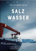 Salz-und-Wasser-Mit-der-legendaeren-Polarstern-in-die-Antarktis-rq79rkpr1w3aa6svsbefe0cfjwtpjfd884fkxke5ki Auf einer Expedition in die Antarktis begleitete Regisseurin Ines Reinisch die Besatzung des deutschen Forschungsschiffes Polarstern, die seit Anfang der 80er Jahre in Betrieb ist und inzwischen schon auf über 100 Fahrten in den Polarregionen unterwegs war. Das Ergebnis ist der Dokumentarfilm „Salz und Wasser“, der bisweilen von einer fast kindlichen Neugier geprägt ist, aber auch handfeste Fakten über den Klimawandel liefert.