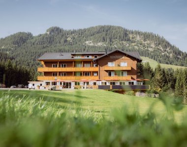 Aussenansicht-hoernlepass-hotel-urlaub-kleinwaslertal