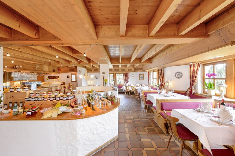 Hoernlepass-restaurant-genuss-regional-urlaub-kleinwlasertal-03