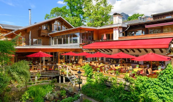Gartenterrasse und Wintergarten