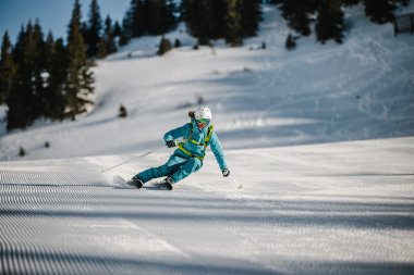 Die frische Piste hinab