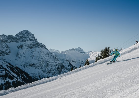 Skifahren vor dem Widderstein