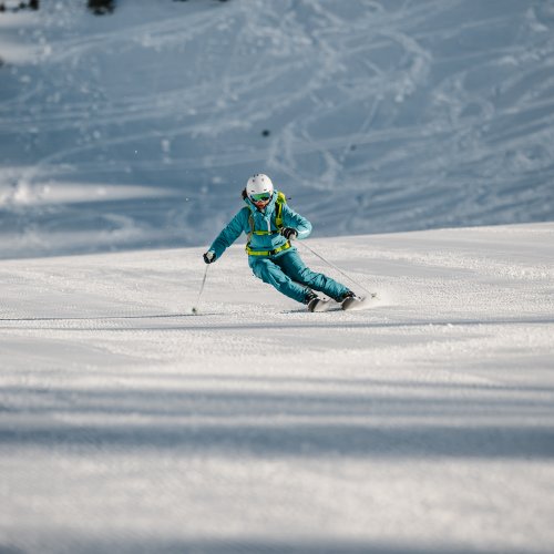 Sportliches Skifahren