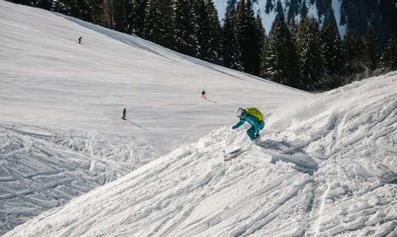 Vom Tiefschnee auf die Piste