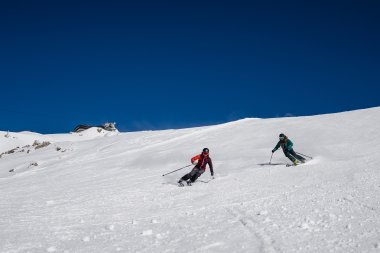 Skifahren zu zweit