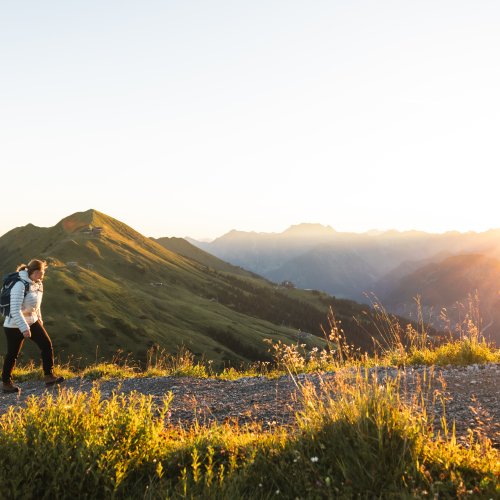 Wandern im Morgenlicht