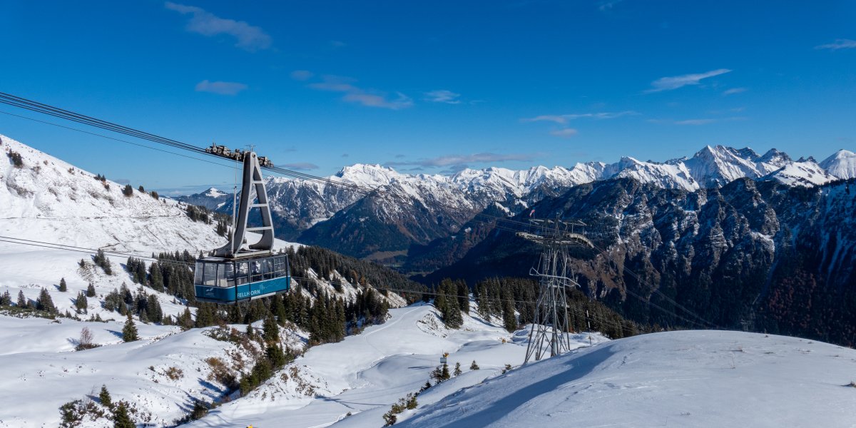 Weiße Berge im November