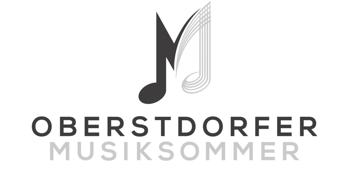 Oberstdorfer Musiksommer Während des Oberstdorfer Musikfestivals genießen zahlreiche Menschen Musik in der malerischen Umgebung.