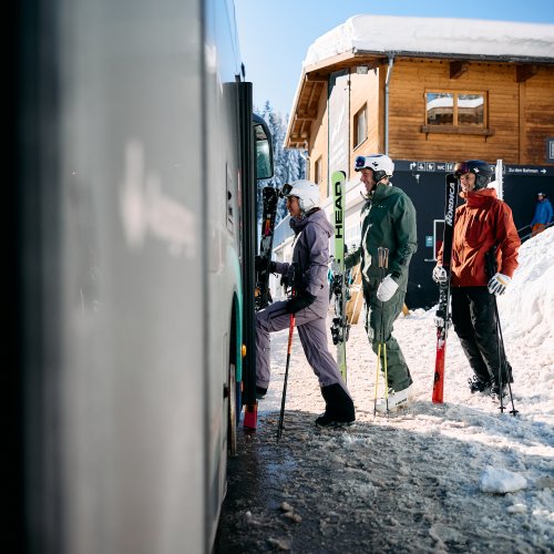 Ski Bus Transfer Pendelbus @Kleinwalsertal Tourismus Oliver Farys bearbeitet (5)