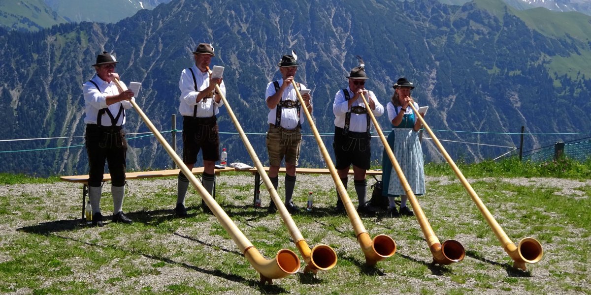 Peitinger Alphorbläser