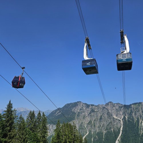 Die neue und alte Kabine der Fellhornbahn