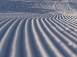 frische Piste am Morgen