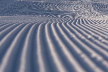frische Piste am Morgen