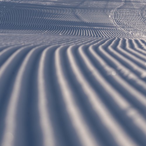 frische Piste am Morgen