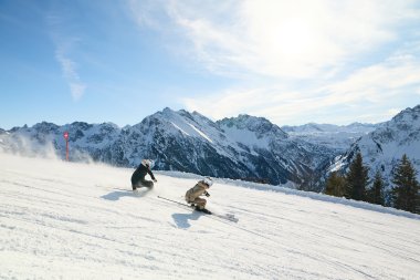 Skifahren zu zweit am Walmendingerhorn