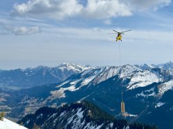 Super Puma mit Kranteil