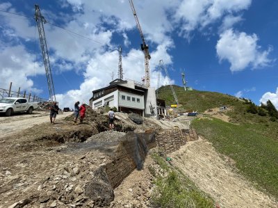 Bergstation Walmendingerhorn bewehrte Erde und Holzankerwand